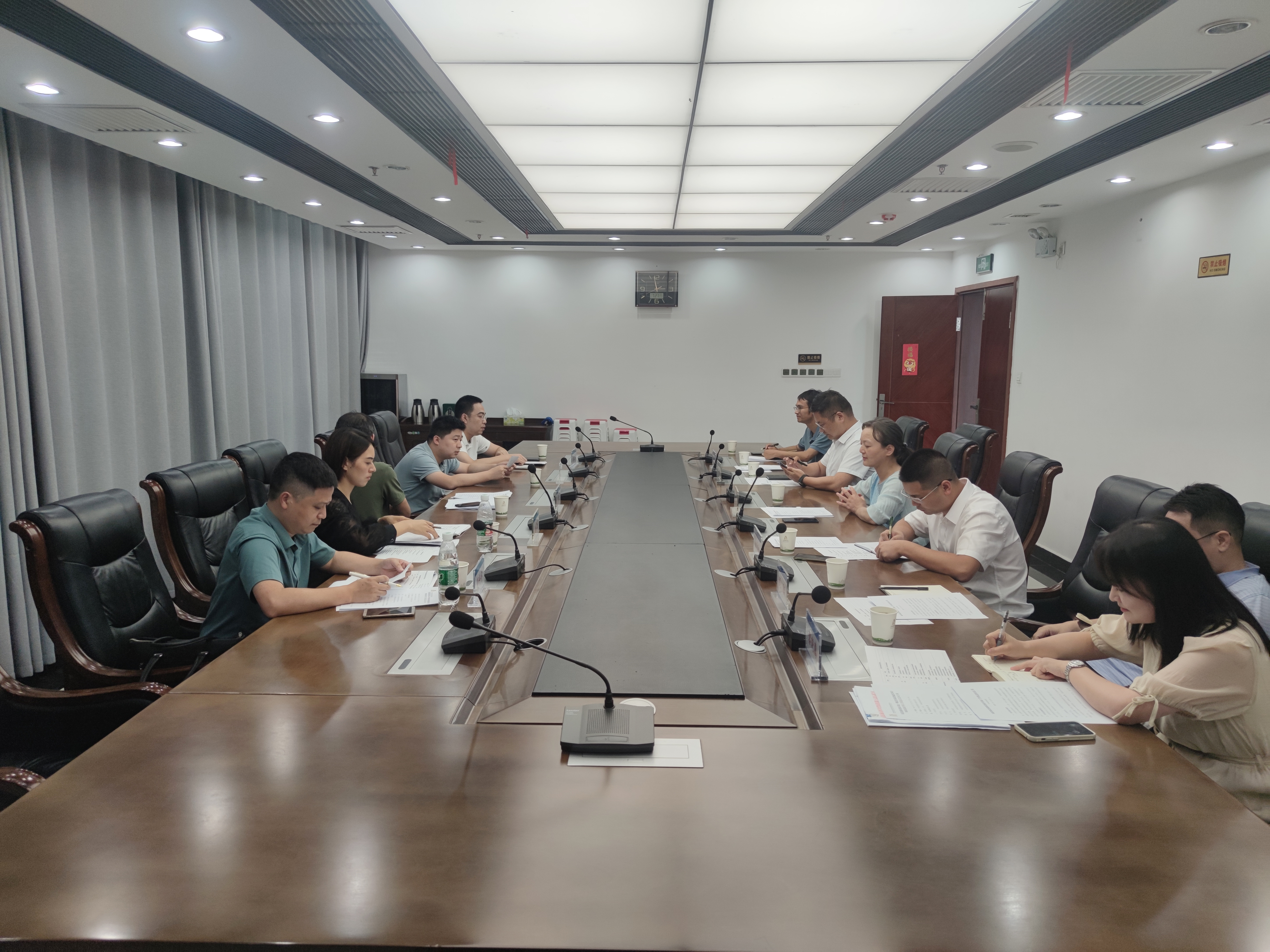 7.27臨港創(chuàng)新創(chuàng)業(yè)基地一期配套基礎(chǔ)設施建設項目財政績效評估工作進點會.jpg